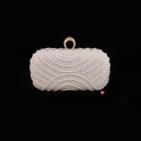 Чанта клъч с перли , снимка 1 - Чанти - 19501438