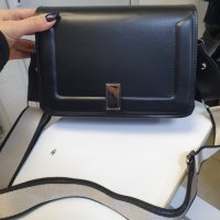 Модерна и стилна дамска чанта в нежни лачени цветове, снимка 2 - Чанти - 44328267