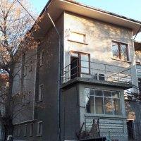 Продава двуетажна къща в гр. Попово, снимка 2 - Къщи - 41868688