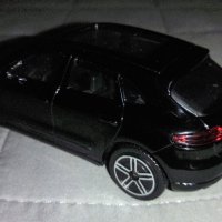 Bburago Porsche Macan 1:43 black, снимка 3 - Колекции - 38825888
