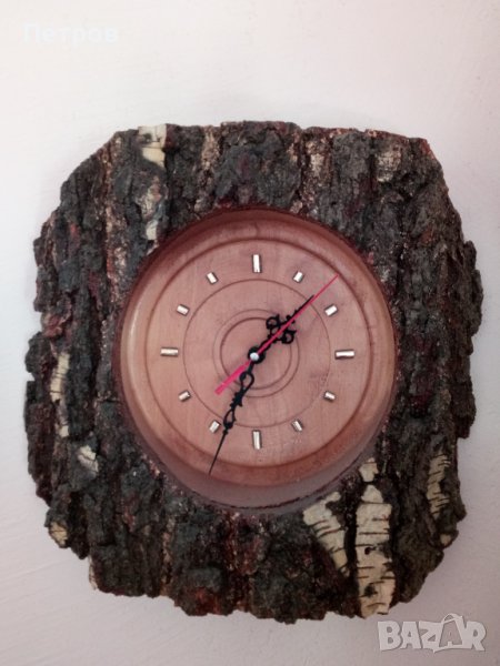 Специално предложение.Продавам антикварен , стенен часовник.Изработен ръчно в стеблото на дърво., снимка 1