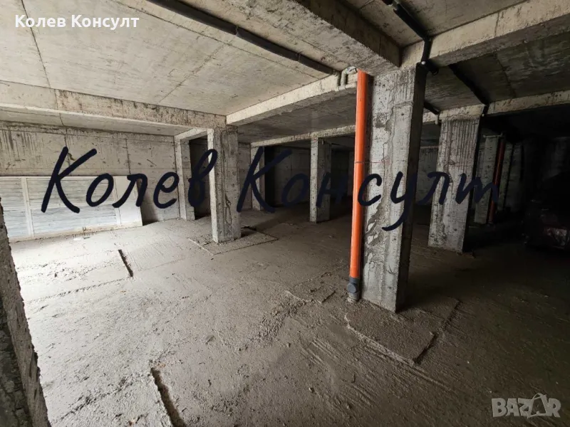 Продавам помещение в Свиленград,ж.к Изгрев, снимка 1