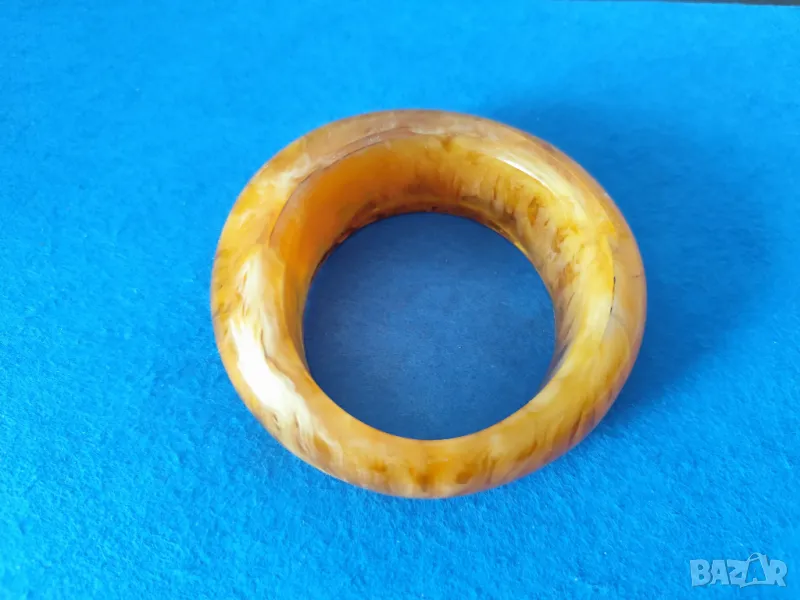 Стара гривна от каталин, снимка 1