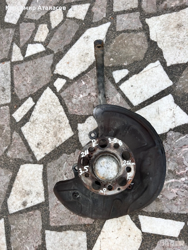 Шенкел главина преден десен за Мерцедес Е-класа W211. Бензин 3.5 , снимка 1