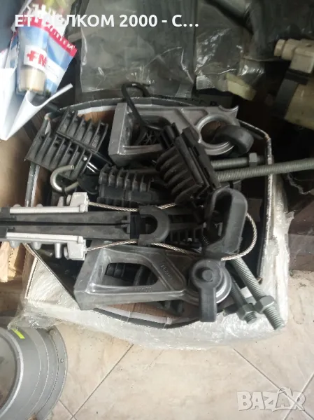 носачи и опъвачи за усукън кабел, снимка 1