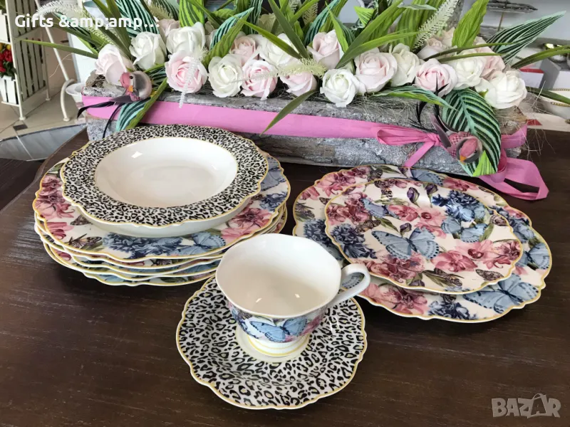 Порцеланов сервиз за хранене с Пеперуди- 18 части, снимка 1