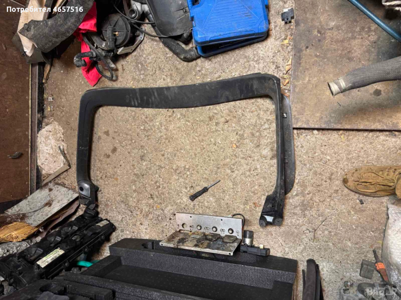 Декоративна вътрешна кора около задно стъкло Ауди Audi A4 8K B8 само за 30лв. 8к9867973, снимка 1