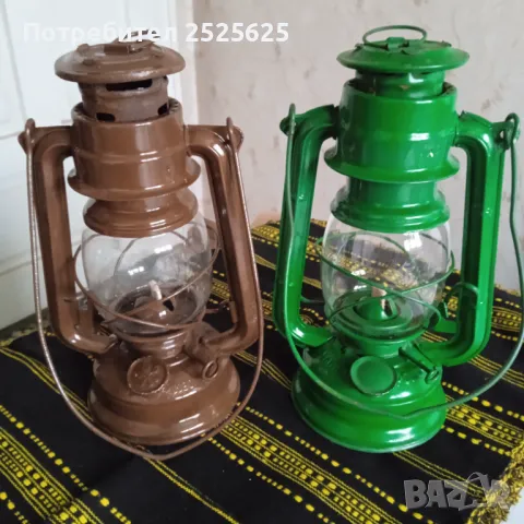 Два газени фенера