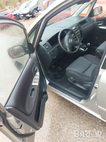 Toyota Corolla Verso 1.6 vvti на части !!!, снимка 4 - Автомобили и джипове - 47929816