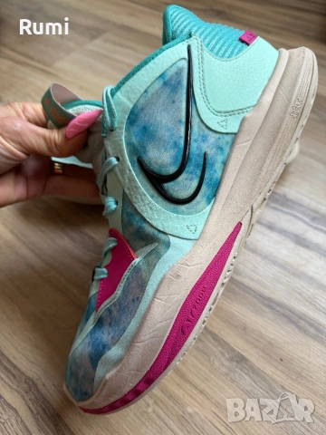 Оригинални маратонки Nike Kyrie Low 5 ! 45,5 н, снимка 4 - Маратонки - 52344509