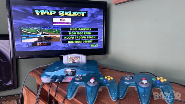 Nintendo 64 (N64) в лимитирания полупрозрачен цвят Ice Blue (прозрачно синьо от серията Funtastic),, снимка 2 - Nintendo конзоли - 55720629