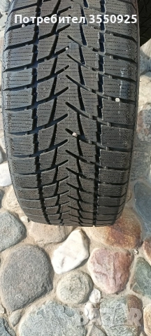 Зимни гуми 225/40/18 Radar Alpin, снимка 3 - Гуми и джанти - 52625109