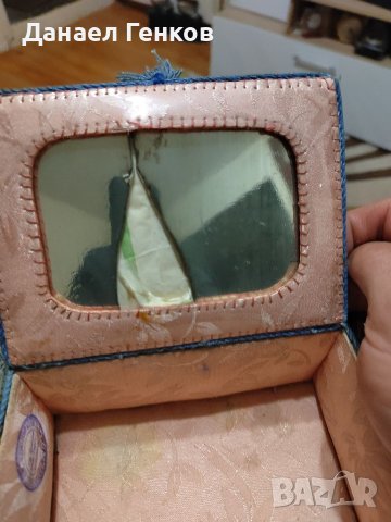  Ретро кутия за бижута и кутия от крем., снимка 2 - Антикварни и старинни предмети - 40958251