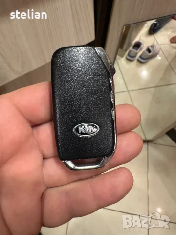 Продавам оригинален  смарт ключ за Кия, снимка 3 - Части - 55748655