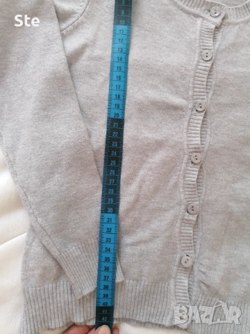 Нова мека сива жилетка за 4-6г, снимка 6 - Детски пуловери и жилетки - 51785117