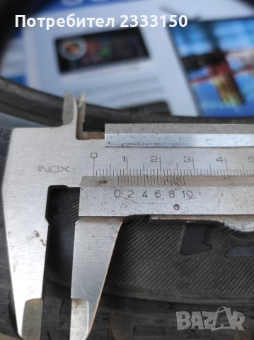 Продава запазени зимни гуми 17 цола 235 на 45 , снимка 2 - Гуми и джанти - 51406008