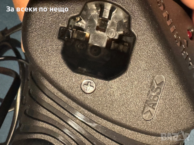 Оригинално Зарядно устройство HITACHI UC3SFL 3.6 V , винтоверт, снимка 4 - Винтоверти - 53092786