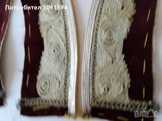 19 век Фолклорни художествени мотиви за чехли ръчна бродерия златна сърма върху кадифе рядка находка, снимка 10 - Антикварни и старинни предмети - 47407814