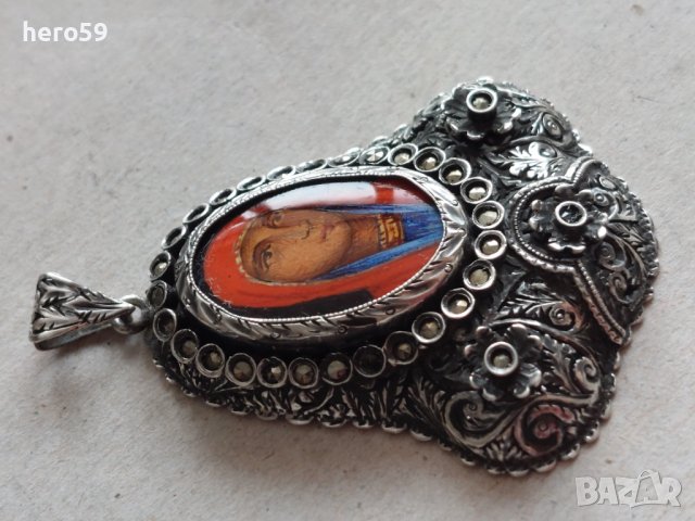 Стар сребърен медальон с порцеланова емайлова икона, снимка 12 - Колиета, медальони, синджири - 44479017