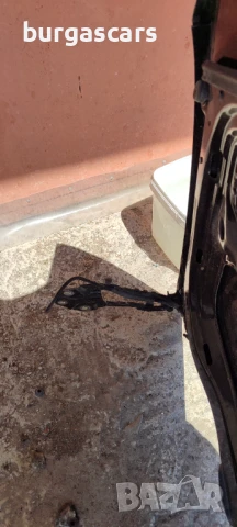 Панти преден капак Vw Touran - 30лв, снимка 4 - Части - 51273434