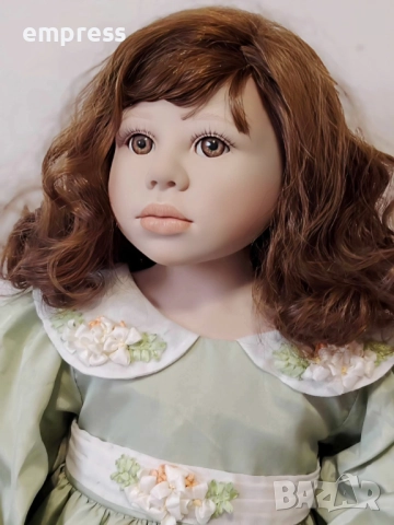 Винилова колекционерска кукла Cristine Orange , снимка 3 - Колекции - 51973390