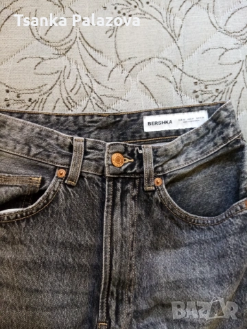 Дънки Bershka 32 номер, снимка 2 - Дънки - 53844685
