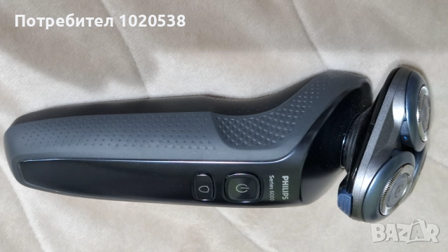 Продавам Електрическа самобръсначка PhilipsS6000 с почистващо устройство, снимка 6 - Електрически самобръсначки - 52108296