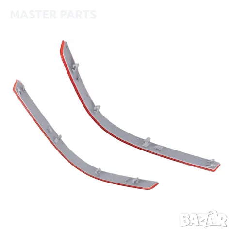 Рефлектор светлоотразител за задна броня Mercedes W251 R class 06-15 г , снимка 4 - Части - 48436854