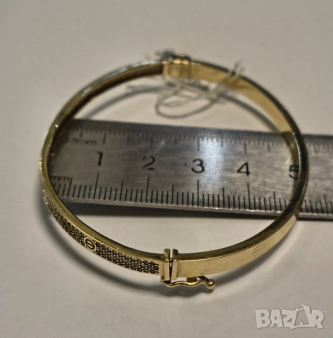 Дамска твърда златна гривна тип CARTIER 7.35гр, снимка 4 - Гривни - 51628267