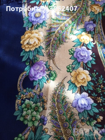 Дамски вълнен шал, снимка 4 - Шалове - 53684303