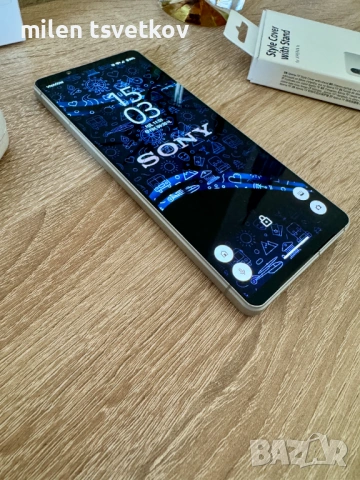 SONY Xperia 1 V, Зарядно, 2 калъфа и протектори, снимка 10 - Sony - 53064803