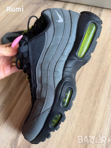 Оригинални  мъжки маратонки Nike Air Max 95 Iron Grey Volt ! 45 н, снимка 4 - Маратонки - 35934987