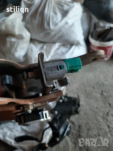 Рено сценик 1.5 дци 2004, снимка 5 - Автомобили и джипове - 53870700