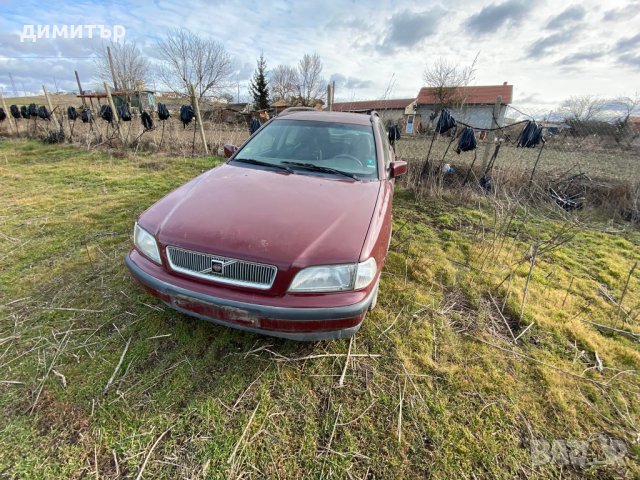 volvo v40 2.0i комби на части волво в40 2.0 бензин, снимка 2 - Автомобили и джипове - 35935179