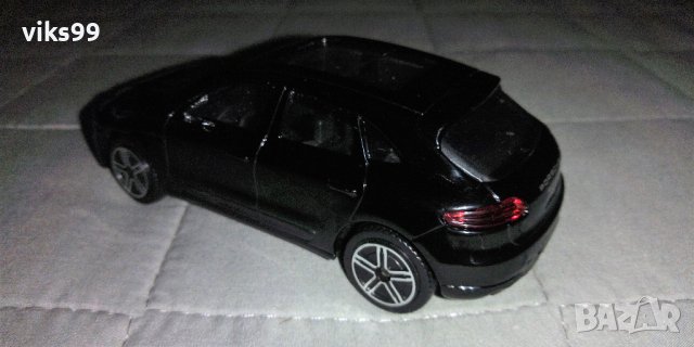 Bburago Porsche Macan 1:43 black, снимка 3 - Колекции - 38825888
