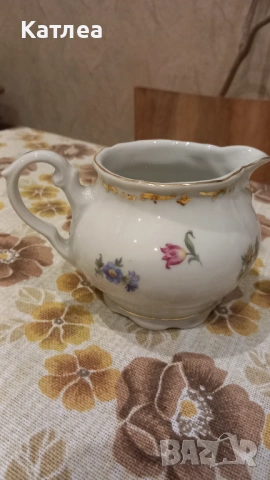 Порцеланова захарница и латиера , снимка 4 - Сервизи - 53638715