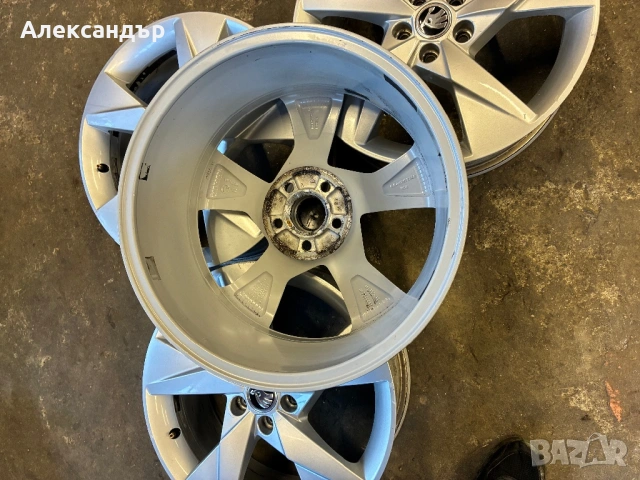 Оригинални джанти Шкода Skoda Scala Kamiq 5x100 17”, снимка 10 - Гуми и джанти - 53798007