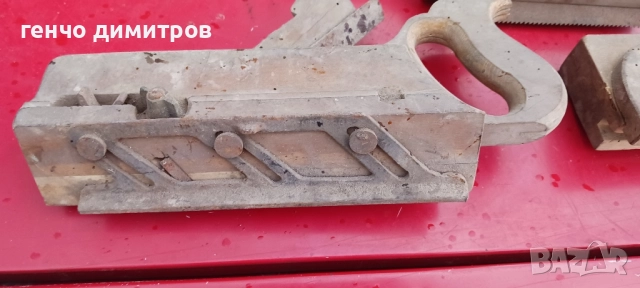 стари дърводелски инструменти 