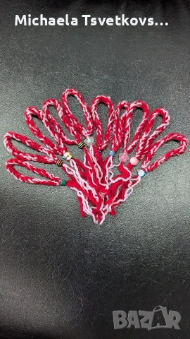 Мартеници ръчно плетиво , снимка 2 - Декорация за дома - 53229298