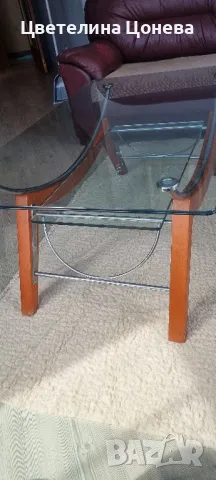 холна стъклена маса с дървен корпус , снимка 3 - Маси - 50181388