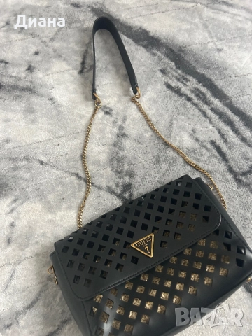 Дамска чанта Гес, снимка 3 - Чанти - 52359493