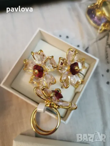 Сет сваровски Swarovski, снимка 7 - Бижутерийни комплекти - 48429367