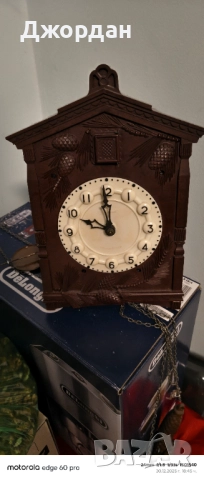 Стенен часовник с кукувичка