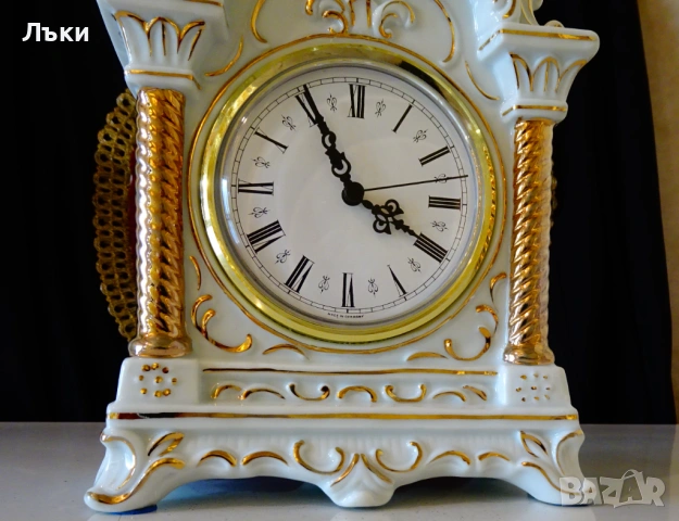Немски порцеланов настолен часовник,злато,релеф. , снимка 4 - Антикварни и старинни предмети - 53773330