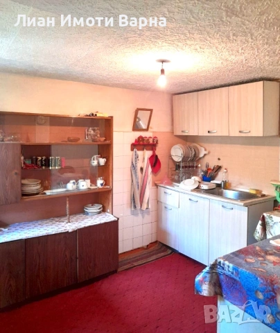 Къща с двор в с. Разделна, снимка 16 - Къщи - 51603665