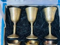 Красиви малки месингови чаши от Англия в кутия, 6 бр металорезба, снимка 3