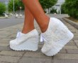 Обувки на платформа - бели - 710-11, снимка 1 - Кецове - 41377967