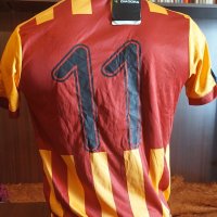 Продавам оригинална тениска на Diadora на Galatasaray 
Размер:142 см, снимка 2 - Спортни дрехи, екипи - 44448183