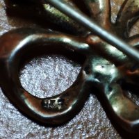 Винтидж сребърна игла/брошка с марказит и рубинен лък

, снимка 3 - Антикварни и старинни предмети - 44185671