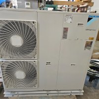 Термопомпа Daikin Altherma - 14 KW - моноблок - EDHQ014BB6V3, снимка 1 - Други машини и части - 41883213